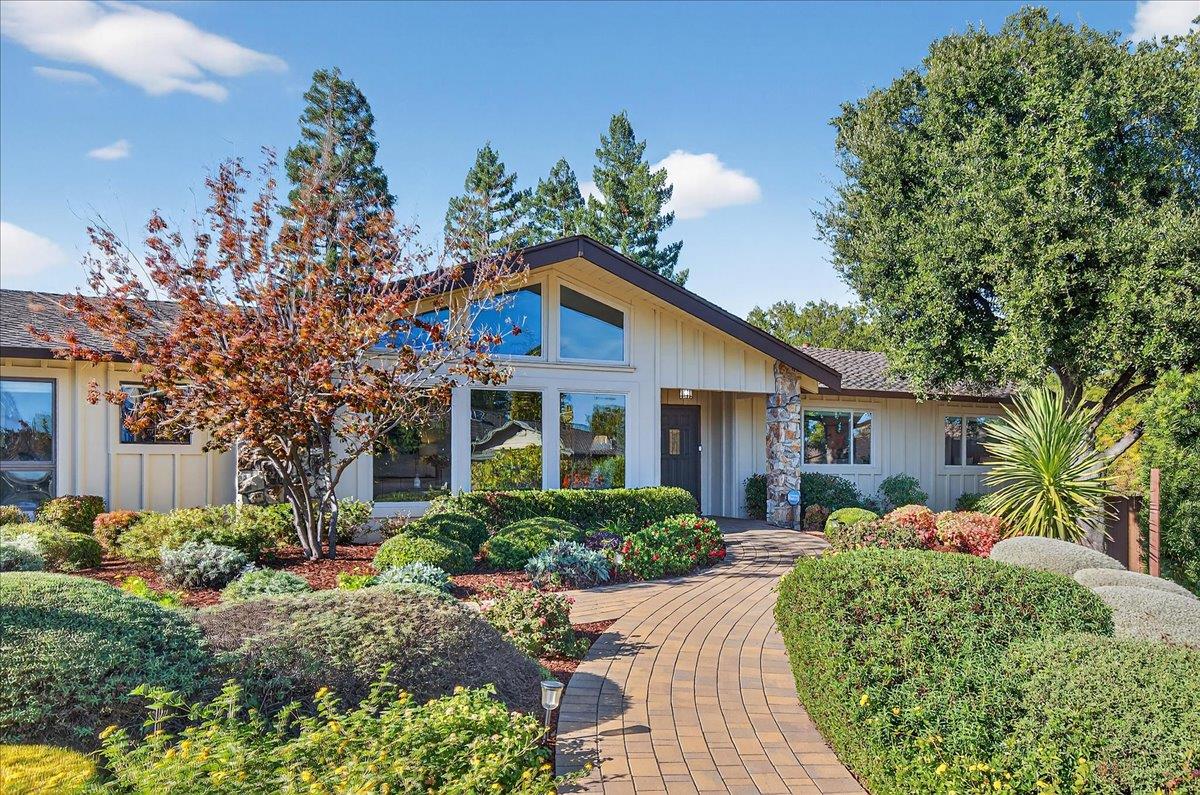 Detail Gallery Image 13 of 56 For 20802 Sevilla Ln, Saratoga,  CA 95070 - 5 Beds | 2/1 Baths