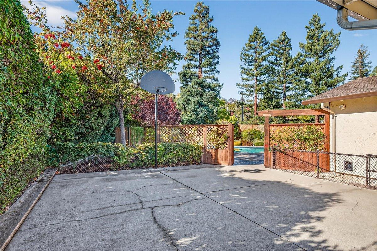 Detail Gallery Image 55 of 56 For 20802 Sevilla Ln, Saratoga,  CA 95070 - 5 Beds | 2/1 Baths