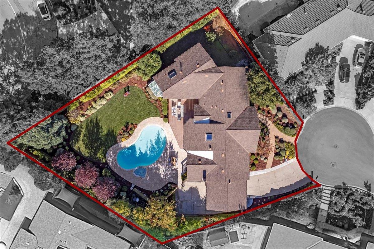 Detail Gallery Image 6 of 56 For 20802 Sevilla Ln, Saratoga,  CA 95070 - 5 Beds | 2/1 Baths