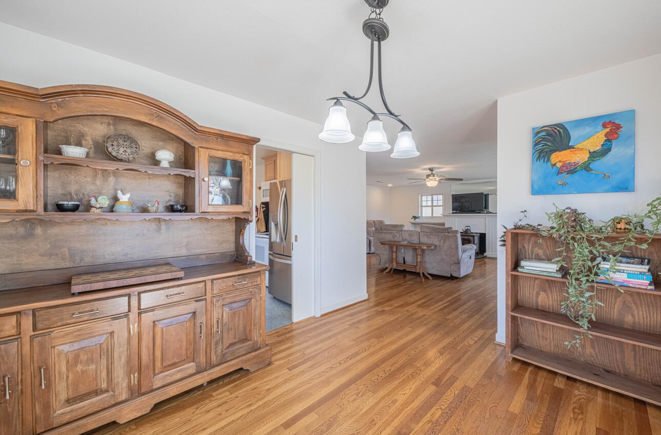 Detail Gallery Image 10 of 36 For 194 Riker Ter, Salinas,  CA 93901 - 3 Beds | 2 Baths
