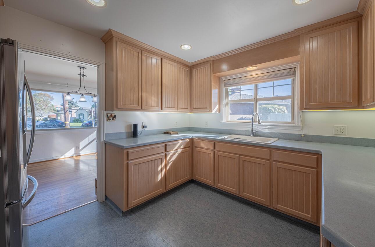 Detail Gallery Image 12 of 36 For 194 Riker Ter, Salinas,  CA 93901 - 3 Beds | 2 Baths