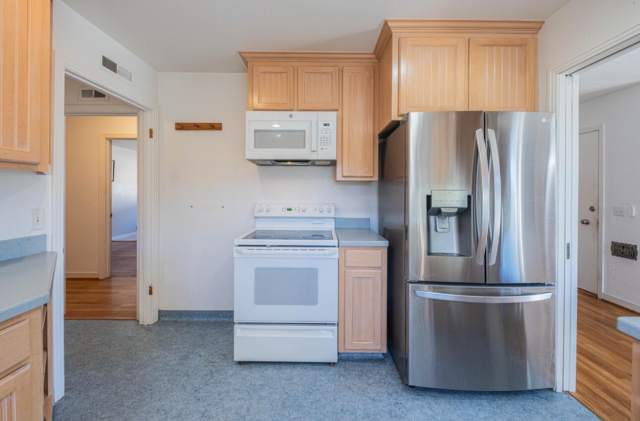 Detail Gallery Image 13 of 36 For 194 Riker Ter, Salinas,  CA 93901 - 3 Beds | 2 Baths