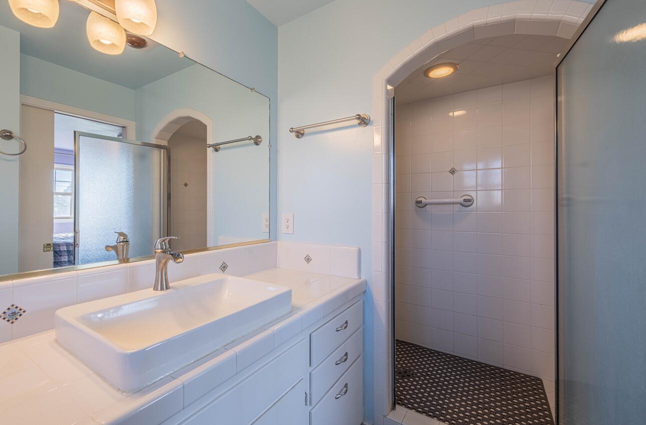 Detail Gallery Image 25 of 36 For 194 Riker Ter, Salinas,  CA 93901 - 3 Beds | 2 Baths