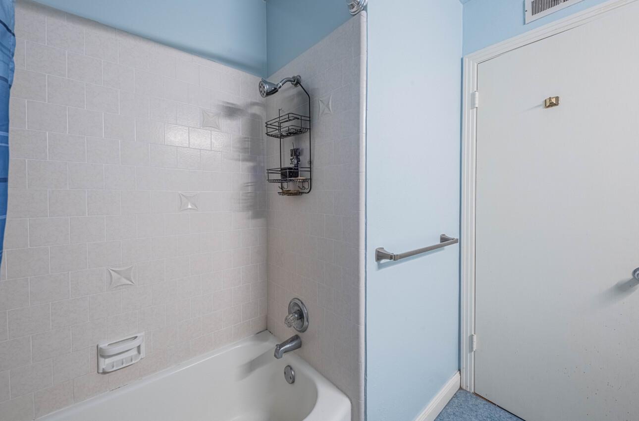 Detail Gallery Image 32 of 36 For 194 Riker Ter, Salinas,  CA 93901 - 3 Beds | 2 Baths