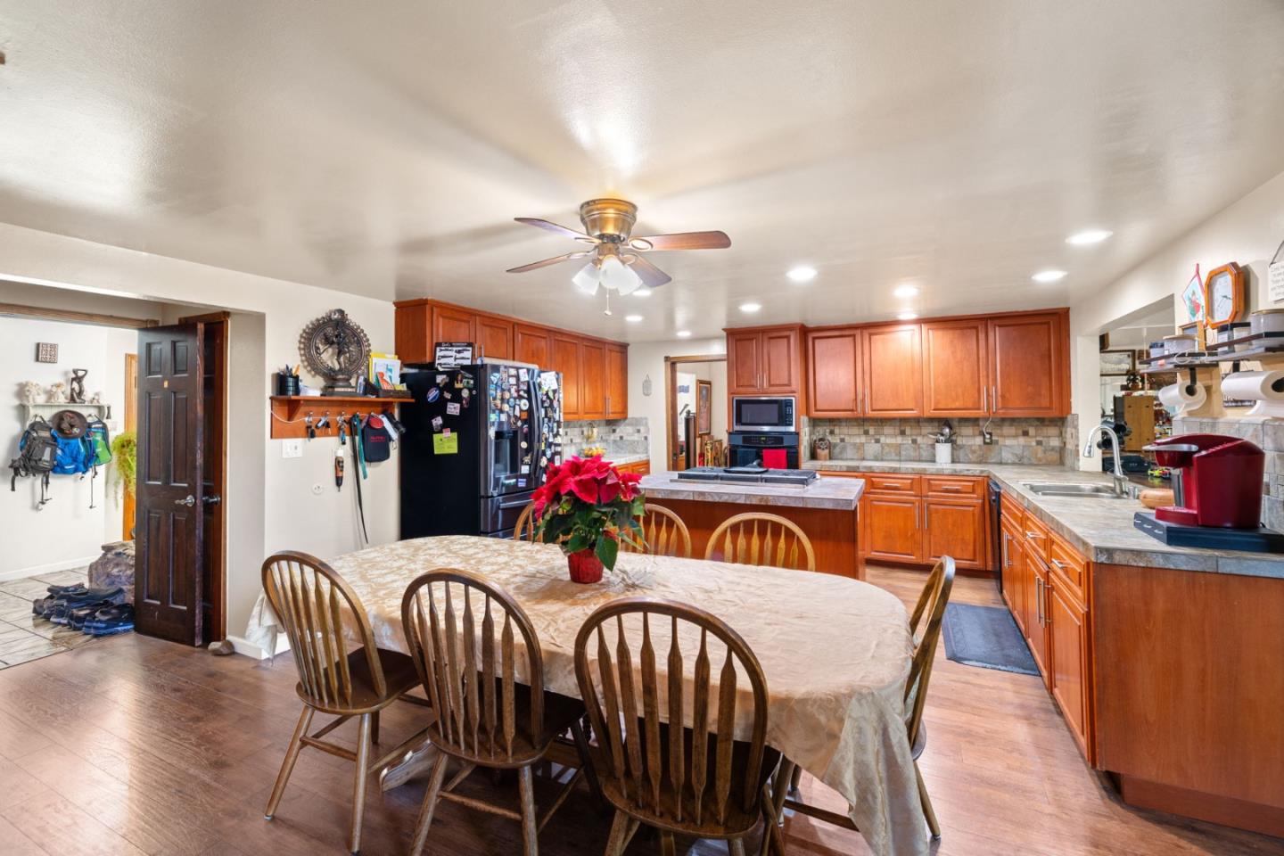 Detail Gallery Image 7 of 42 For 44500 Parkmeadow Dr, Fremont,  CA 94539 - 5 Beds | 3/1 Baths