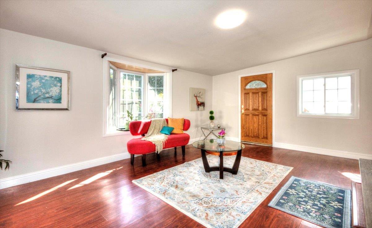 Detail Gallery Image 14 of 32 For 10842 E Estates Dr, Cupertino,  CA 95014 - 5 Beds | 3 Baths