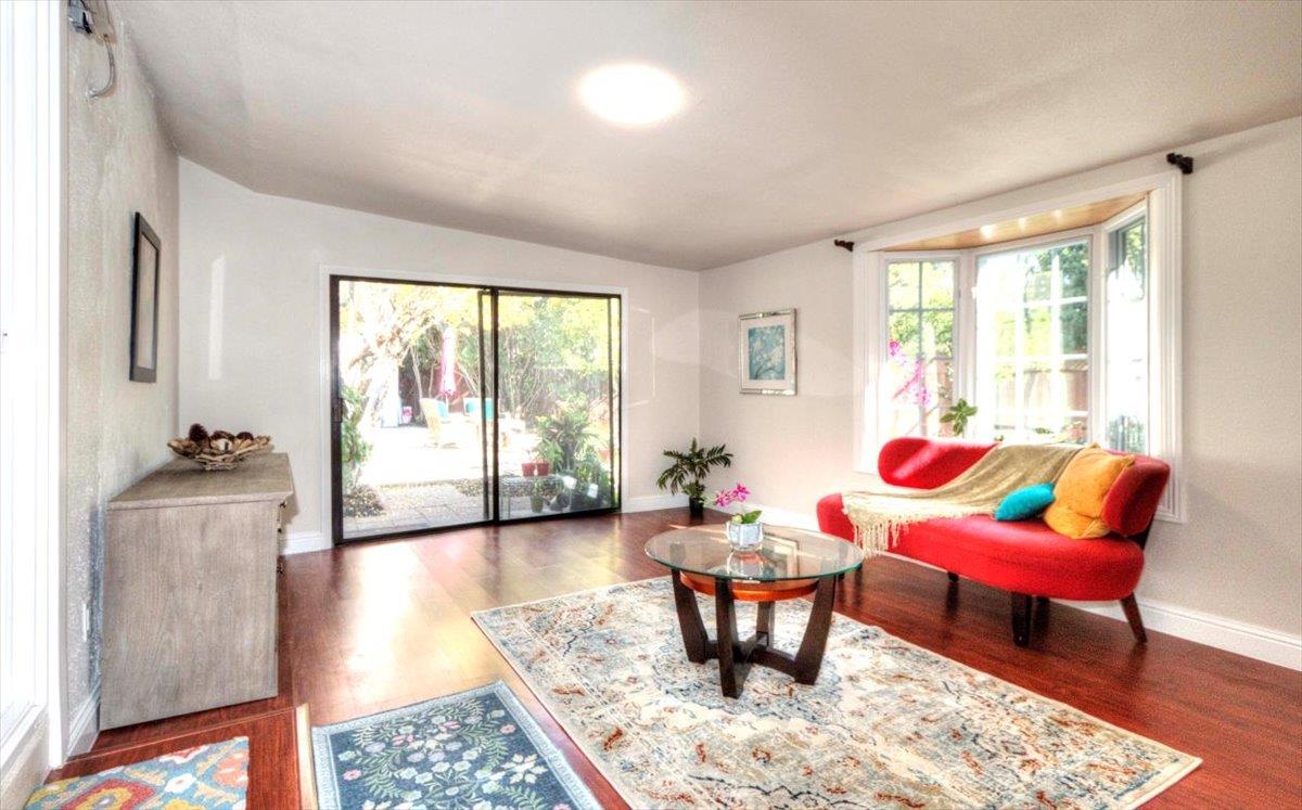 Detail Gallery Image 15 of 32 For 10842 E Estates Dr, Cupertino,  CA 95014 - 5 Beds | 3 Baths