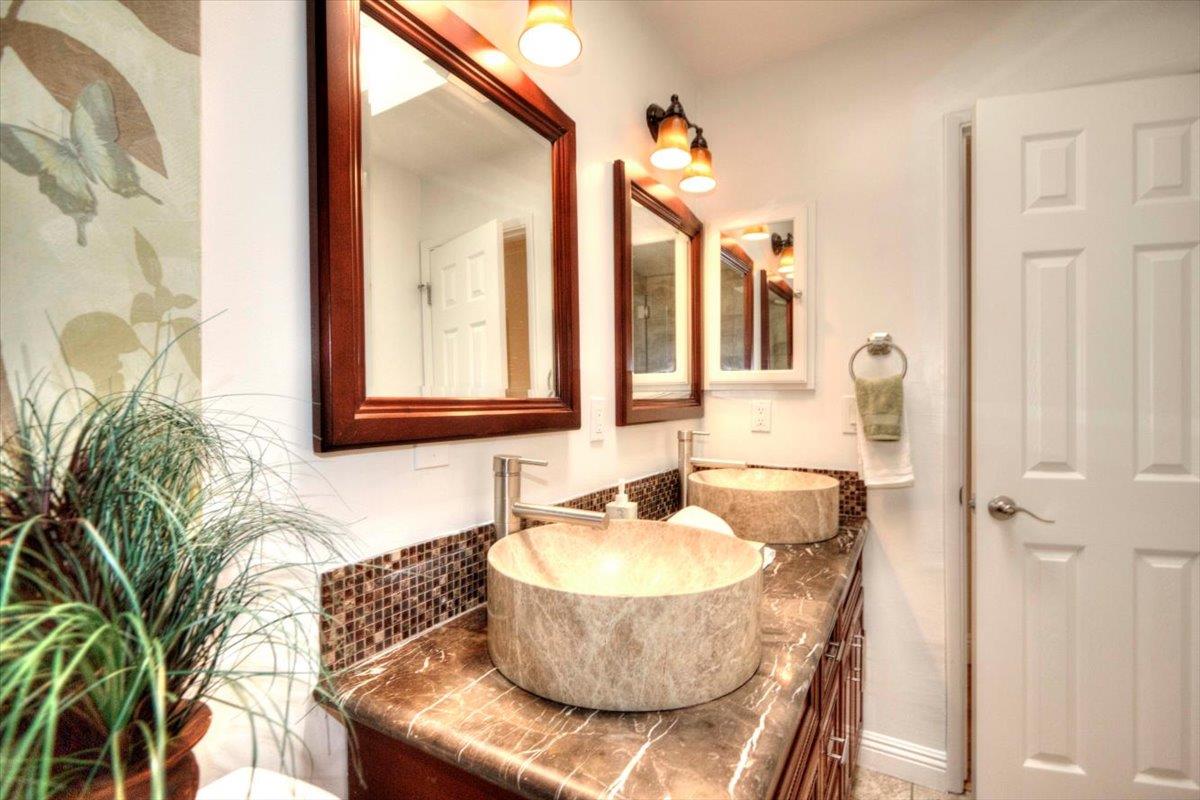 Detail Gallery Image 26 of 32 For 10842 E Estates Dr, Cupertino,  CA 95014 - 5 Beds | 3 Baths