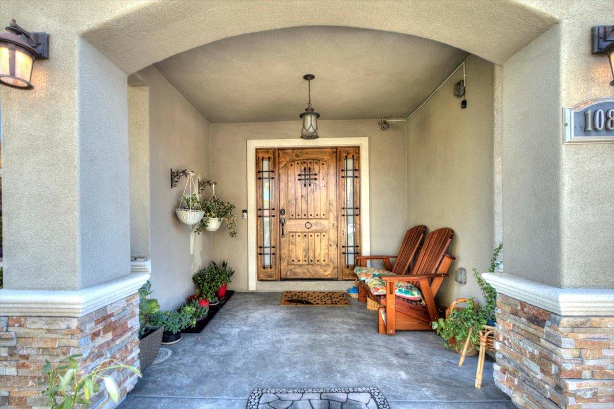 Detail Gallery Image 7 of 32 For 10842 E Estates Dr, Cupertino,  CA 95014 - 5 Beds | 3 Baths