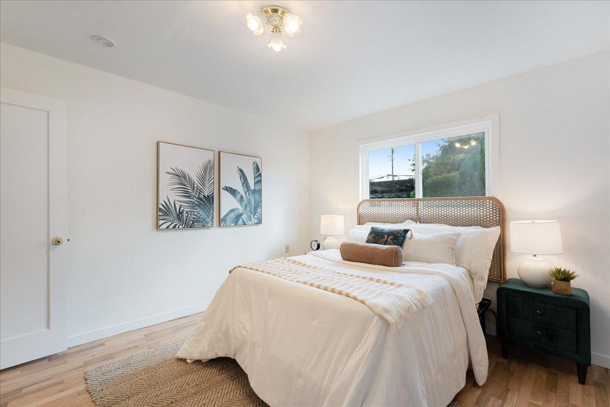 Detail Gallery Image 13 of 28 For 2908 Sandy Ln, Santa Cruz,  CA 95062 - 4 Beds | 2 Baths