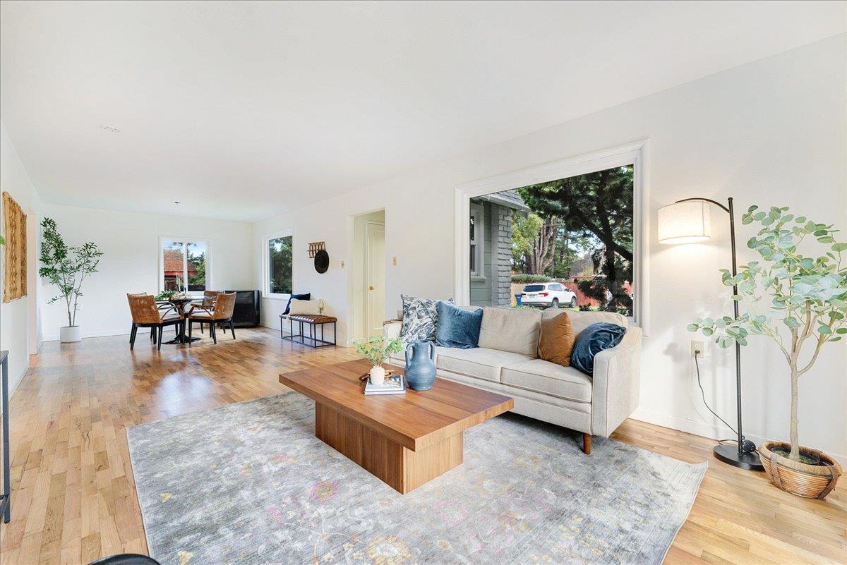 Detail Gallery Image 3 of 28 For 2908 Sandy Ln, Santa Cruz,  CA 95062 - 4 Beds | 2 Baths