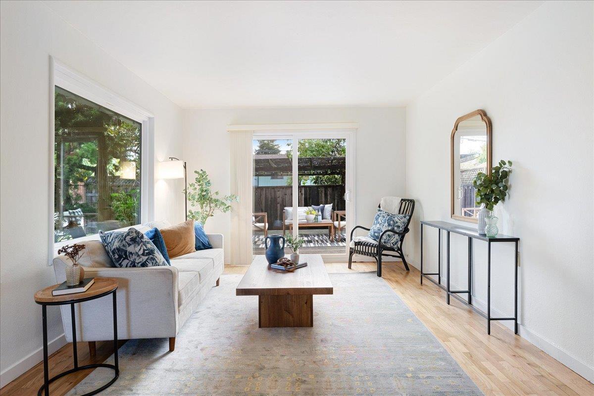 Detail Gallery Image 4 of 28 For 2908 Sandy Ln, Santa Cruz,  CA 95062 - 4 Beds | 2 Baths