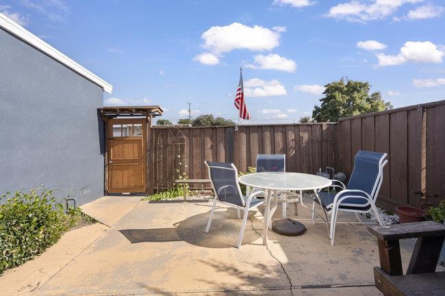 Detail Gallery Image 4 of 32 For 1421 Amador Cir, Salinas,  CA 93906 - 4 Beds | 2 Baths