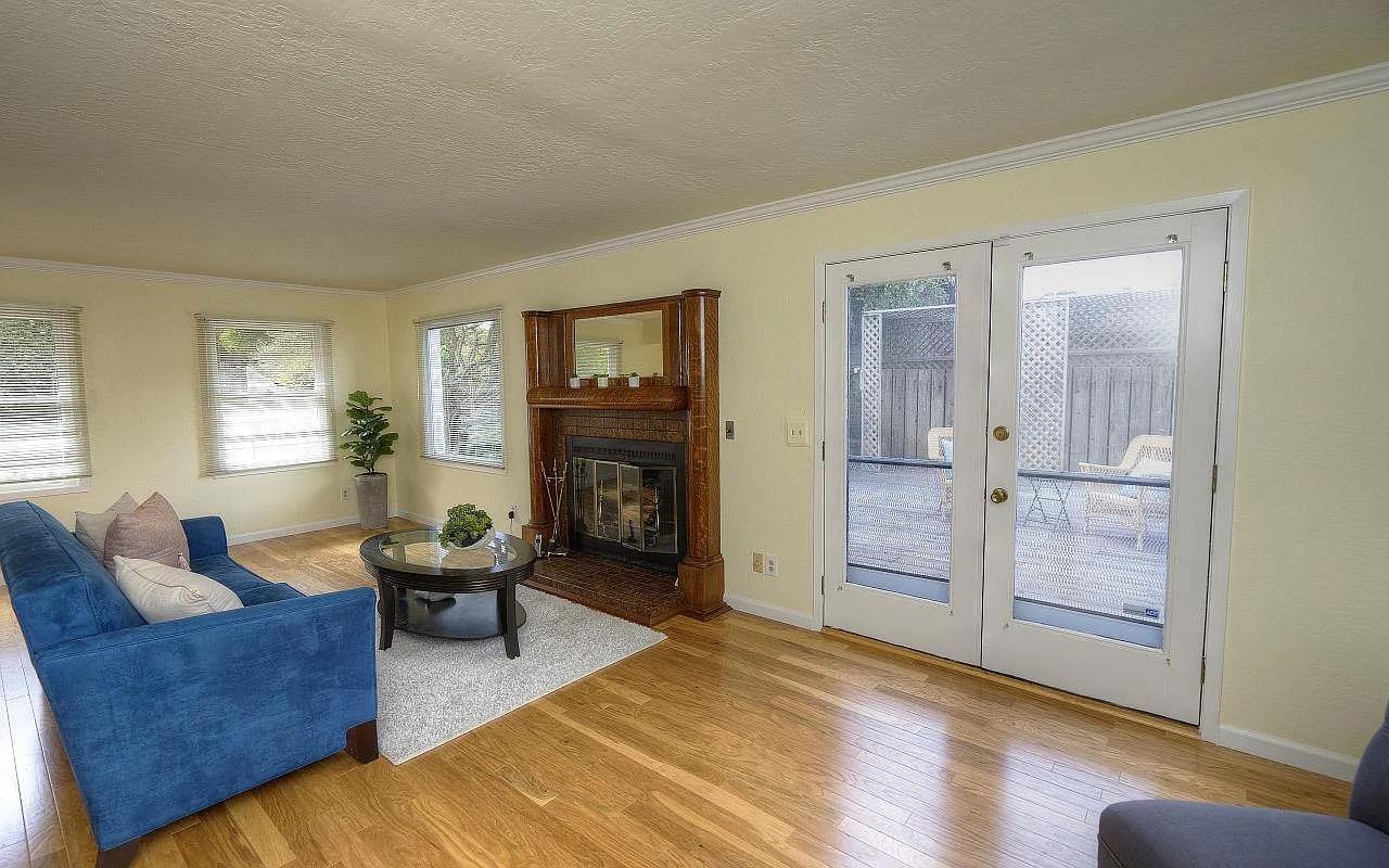 Detail Gallery Image 19 of 46 For 1004 Acacia St, Montara,  CA 94037 - 3 Beds | 2/1 Baths