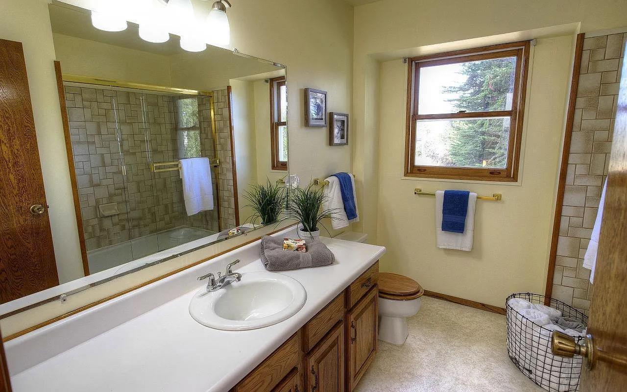 Detail Gallery Image 30 of 46 For 1004 Acacia St, Montara,  CA 94037 - 3 Beds | 2/1 Baths