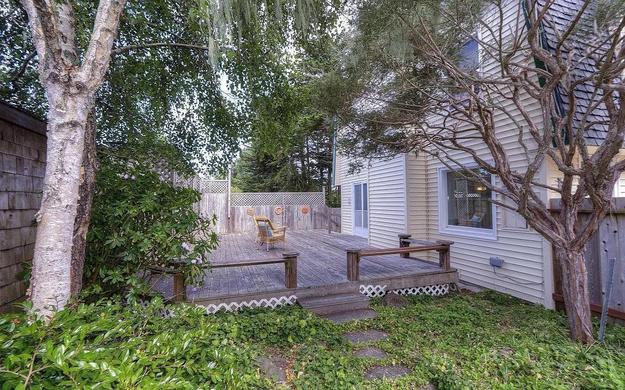 Detail Gallery Image 33 of 46 For 1004 Acacia St, Montara,  CA 94037 - 3 Beds | 2/1 Baths