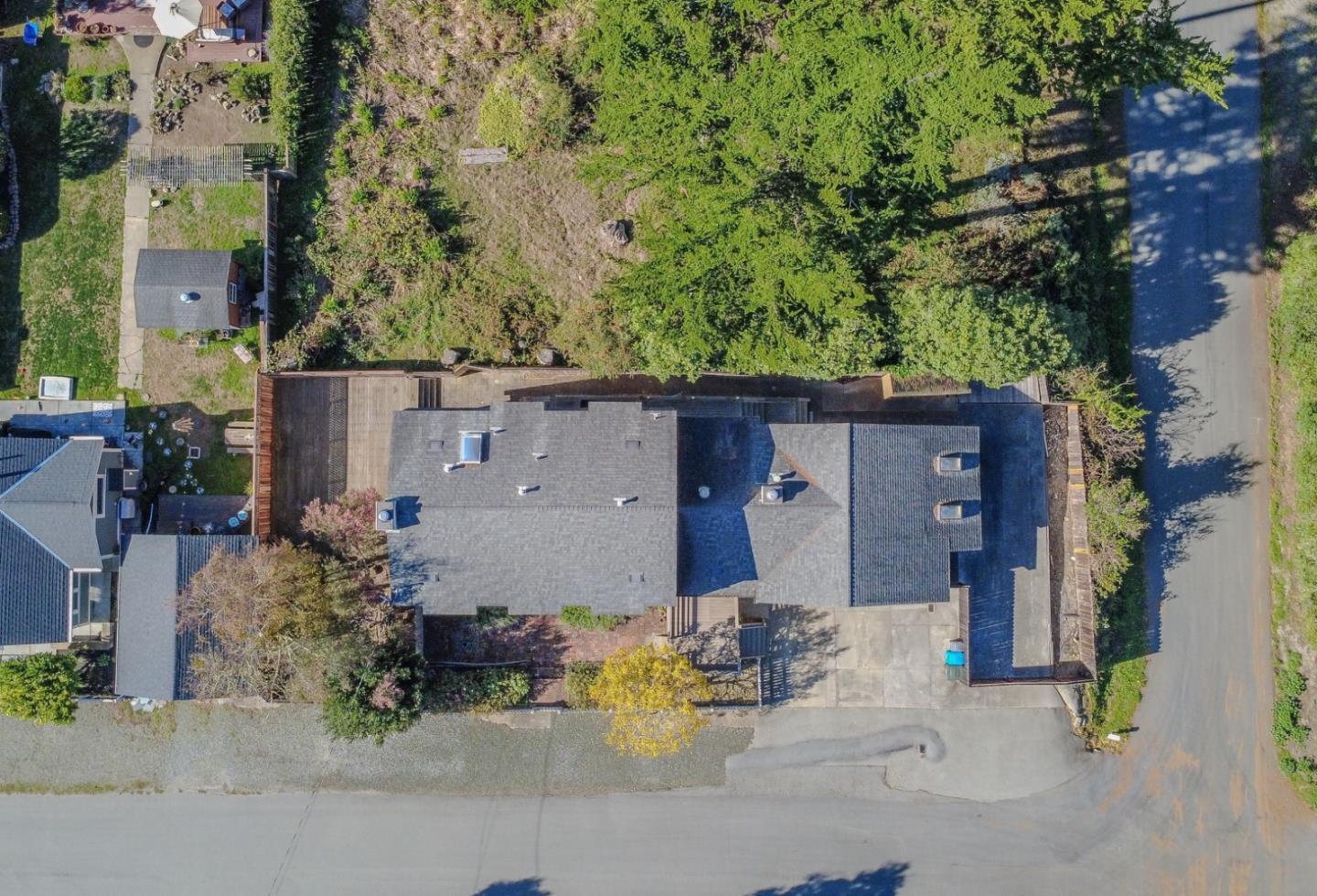 Detail Gallery Image 42 of 46 For 1004 Acacia St, Montara,  CA 94037 - 3 Beds | 2/1 Baths