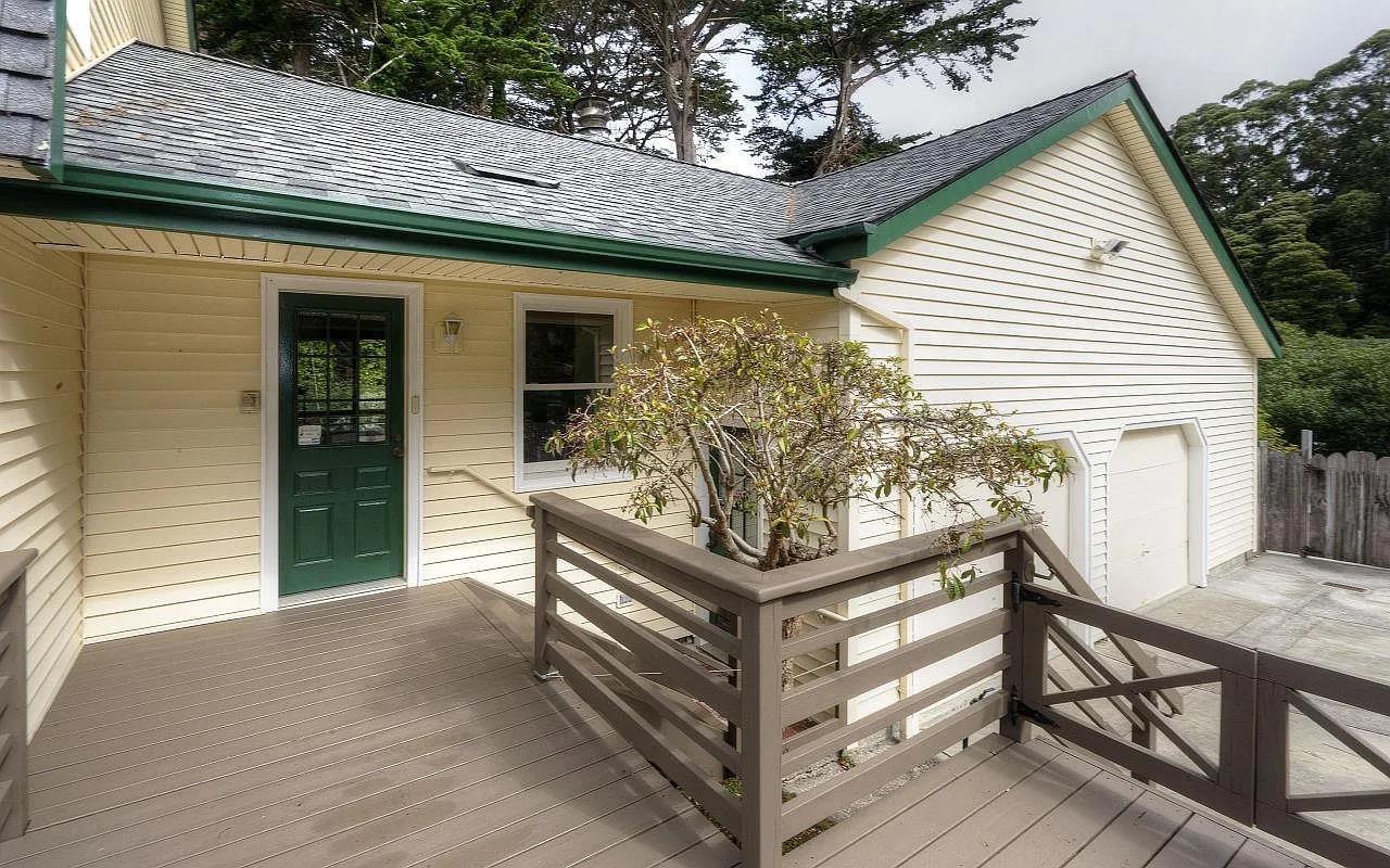 Detail Gallery Image 6 of 46 For 1004 Acacia St, Montara,  CA 94037 - 3 Beds | 2/1 Baths