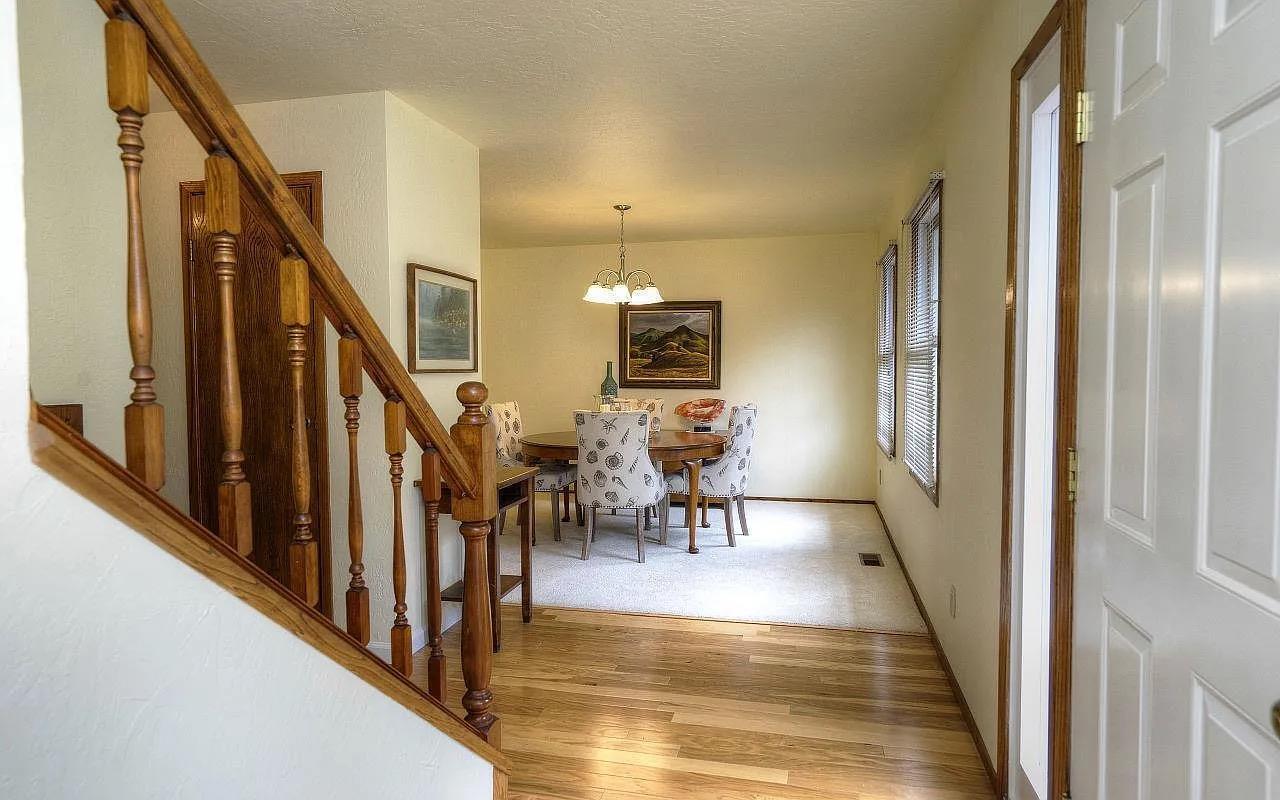 Detail Gallery Image 9 of 46 For 1004 Acacia St, Montara,  CA 94037 - 3 Beds | 2/1 Baths