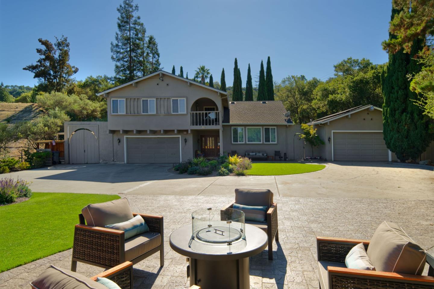 Detail Gallery Image 5 of 69 For 6223 Franciscan Way, San Jose,  CA 95120 - 6 Beds | 4 Baths