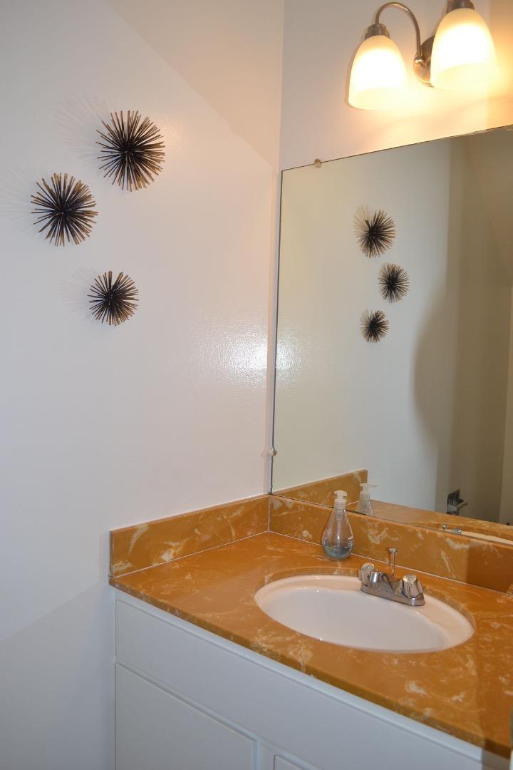 Detail Gallery Image 3 of 11 For 1235 Terra Nova Blvd, Pacifica,  CA 94044 - 2 Beds | 1/1 Baths