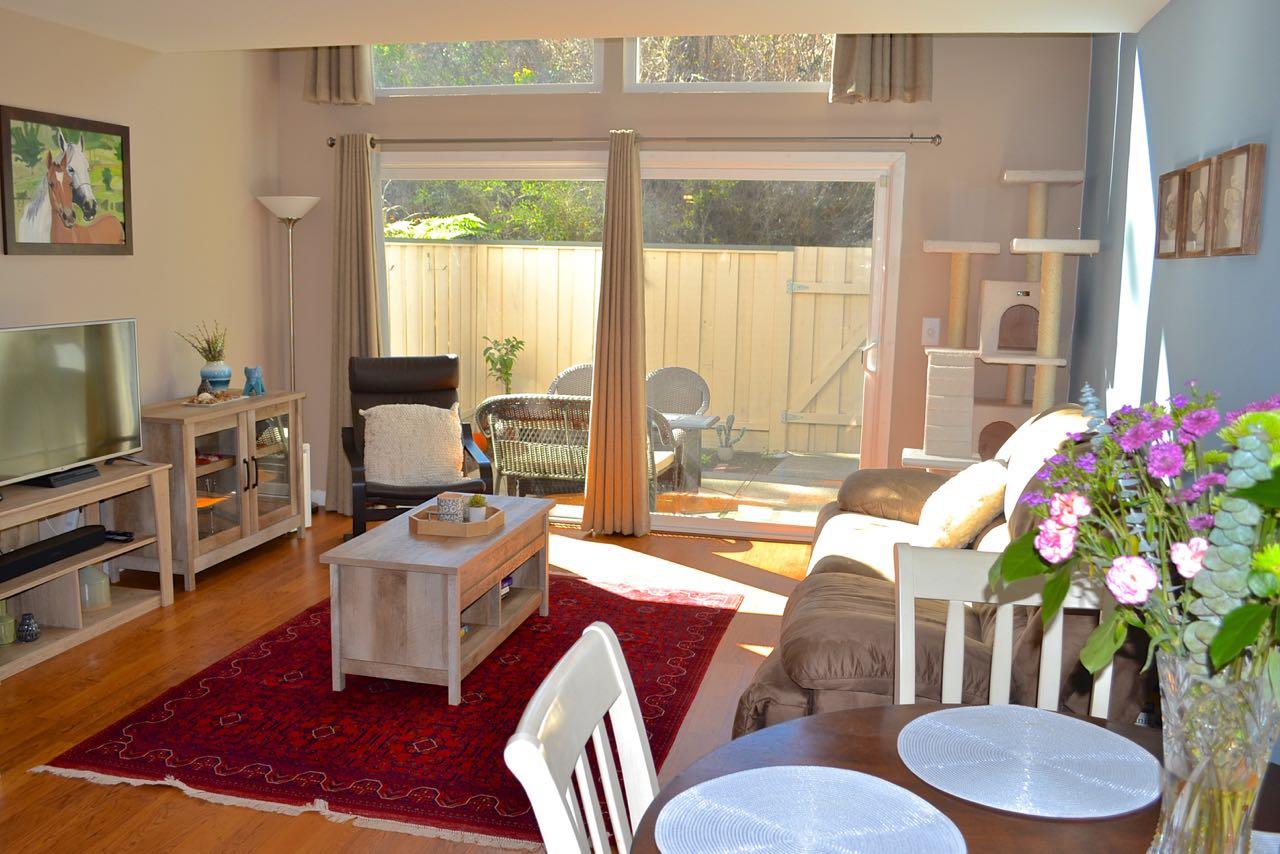 Detail Gallery Image 6 of 11 For 1235 Terra Nova Blvd, Pacifica,  CA 94044 - 2 Beds | 1/1 Baths