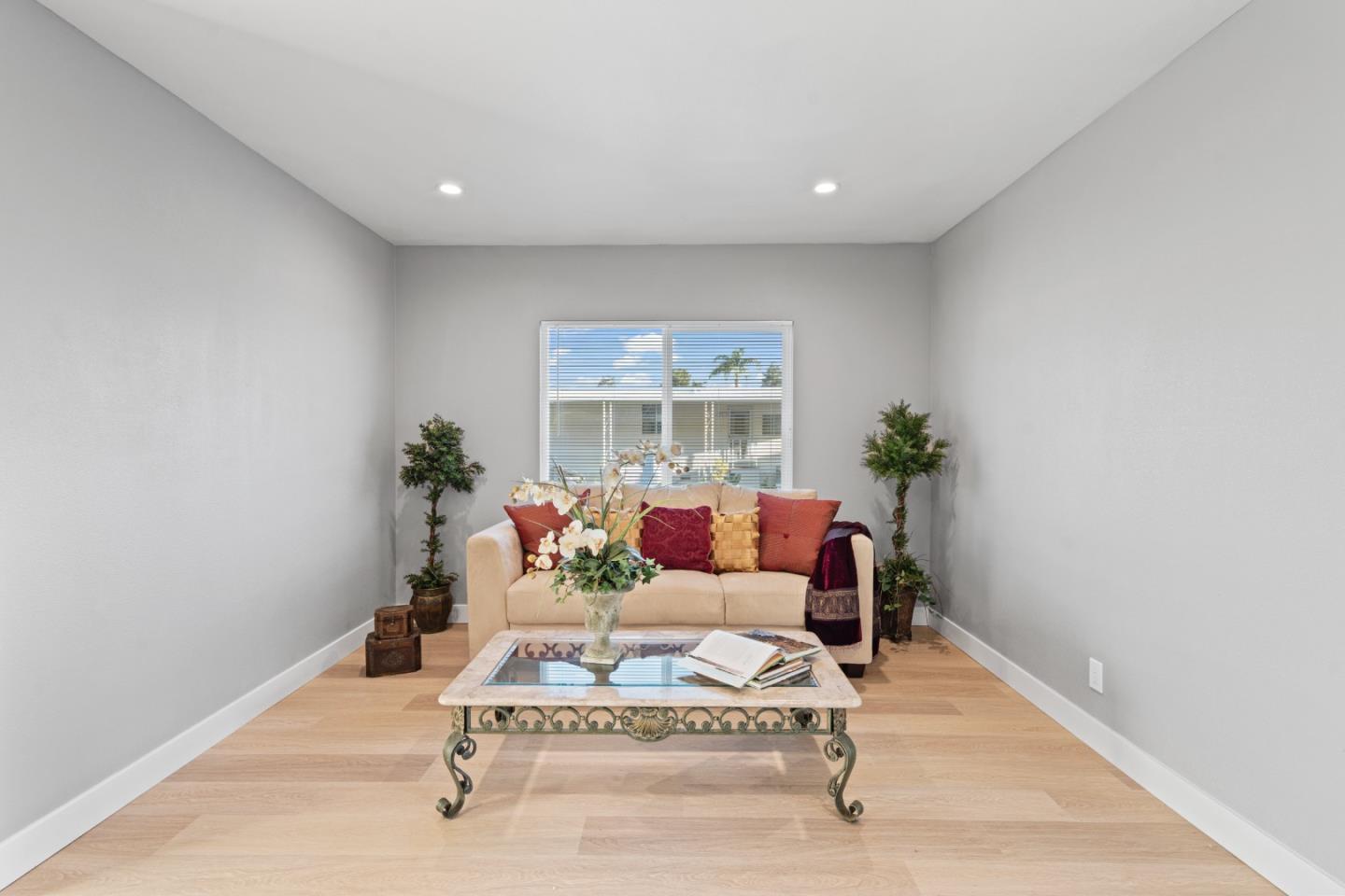 Detail Gallery Image 10 of 35 For 409 Giannotta Way #,,  San Jose,  CA 95133 - 3 Beds | 2 Baths