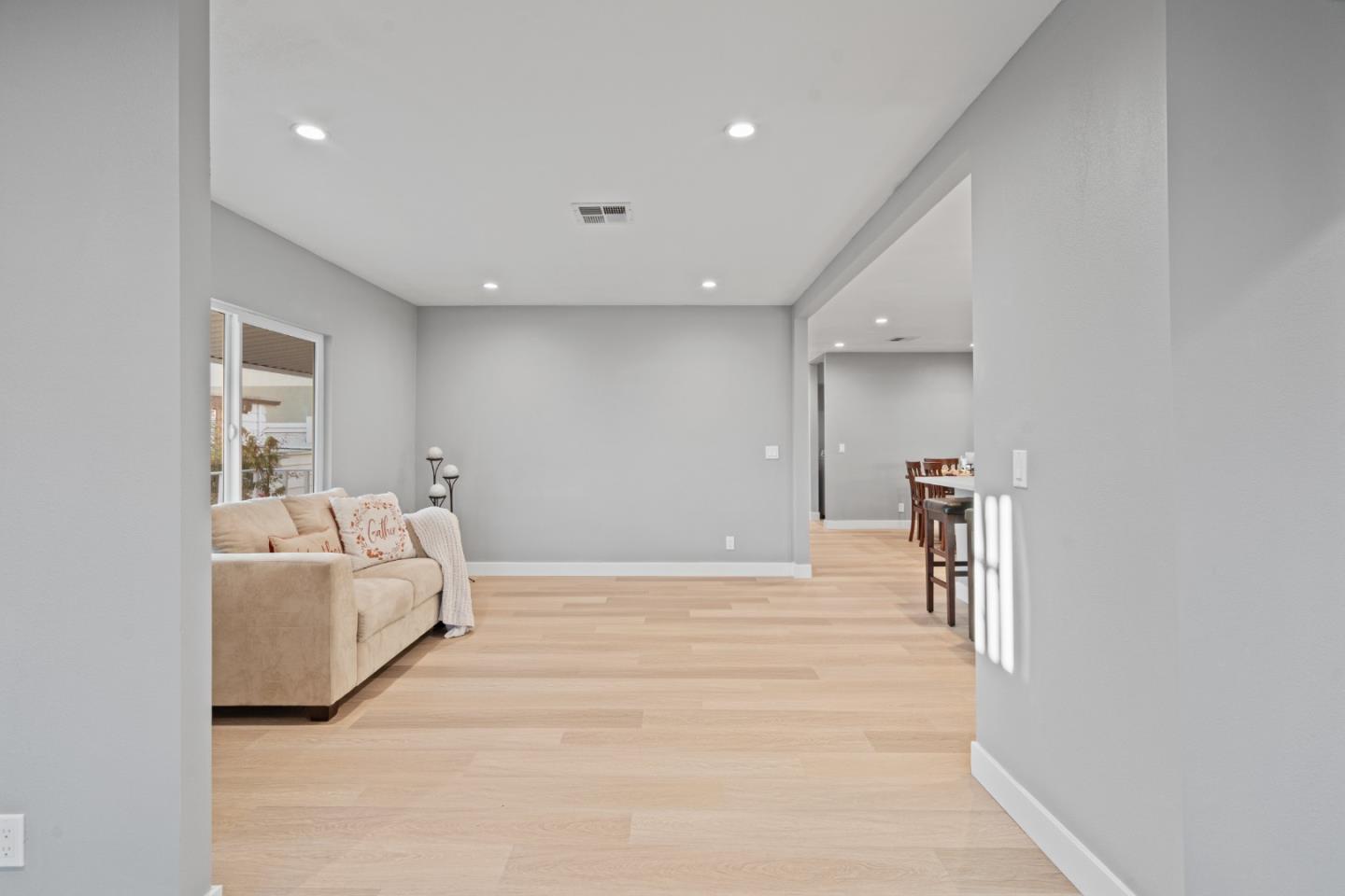 Detail Gallery Image 13 of 35 For 409 Giannotta Way #,,  San Jose,  CA 95133 - 3 Beds | 2 Baths