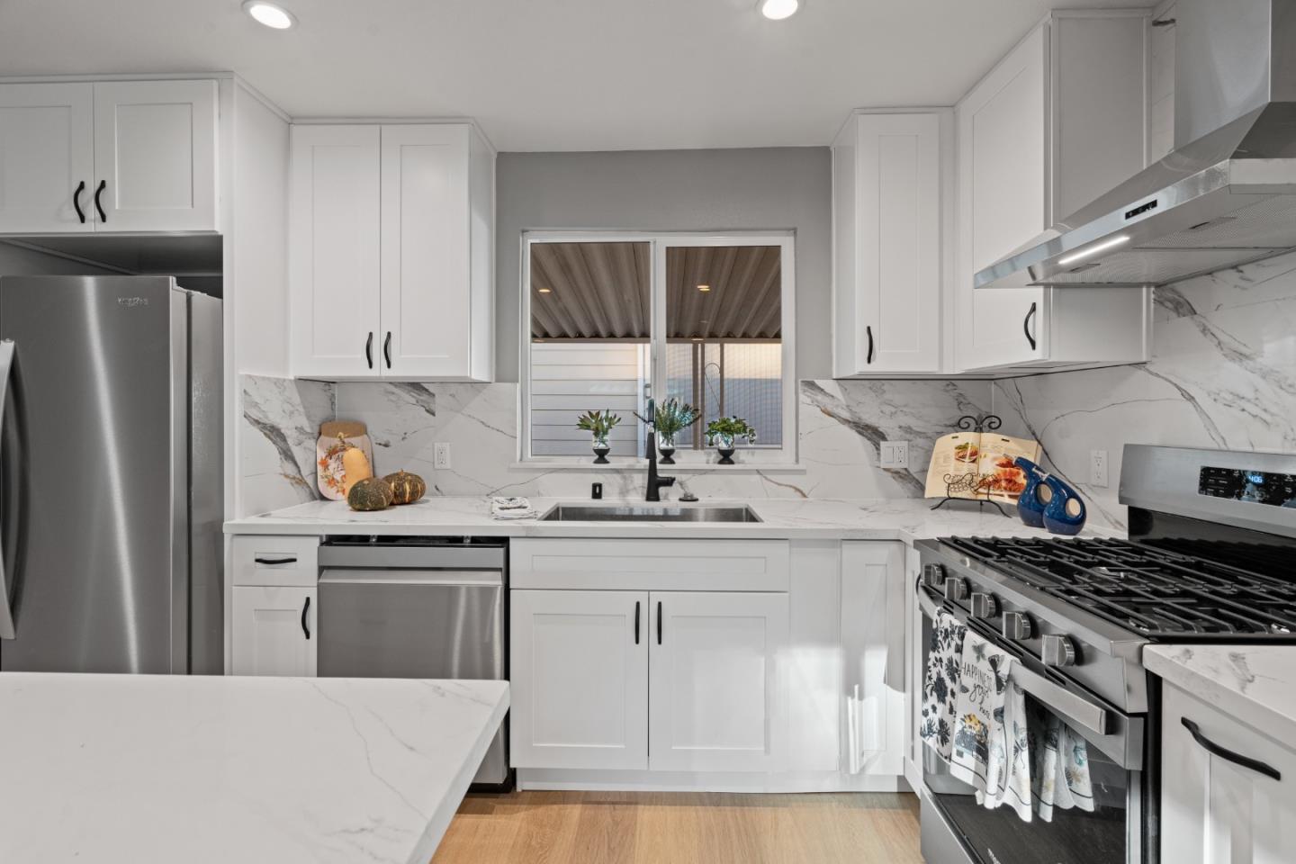 Detail Gallery Image 18 of 35 For 409 Giannotta Way #,,  San Jose,  CA 95133 - 3 Beds | 2 Baths