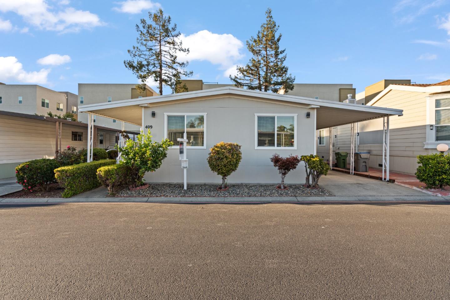 Detail Gallery Image 2 of 35 For 409 Giannotta Way #,,  San Jose,  CA 95133 - 3 Beds | 2 Baths