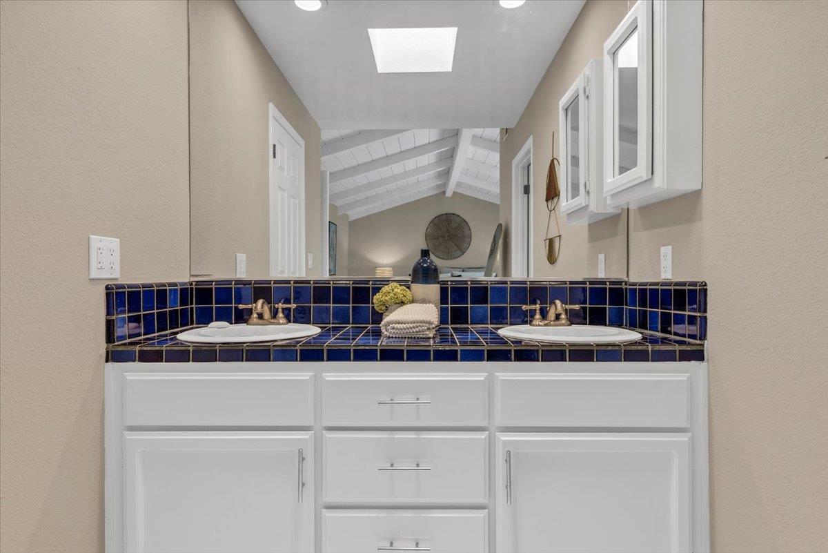 Detail Gallery Image 19 of 31 For 207 Palmer Dr, Los Gatos,  CA 95032 - 3 Beds | 2/1 Baths