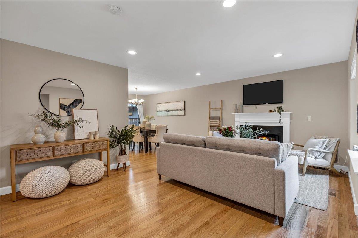 Detail Gallery Image 5 of 31 For 207 Palmer Dr, Los Gatos,  CA 95032 - 3 Beds | 2/1 Baths