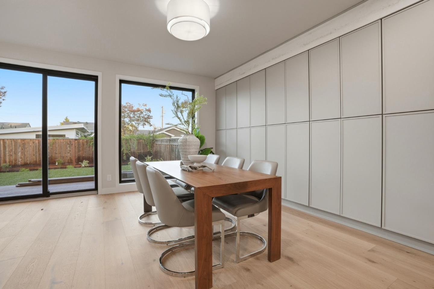 Detail Gallery Image 18 of 38 For 1173 Elm St, San Carlos,  CA 94070 - 4 Beds | 3/1 Baths