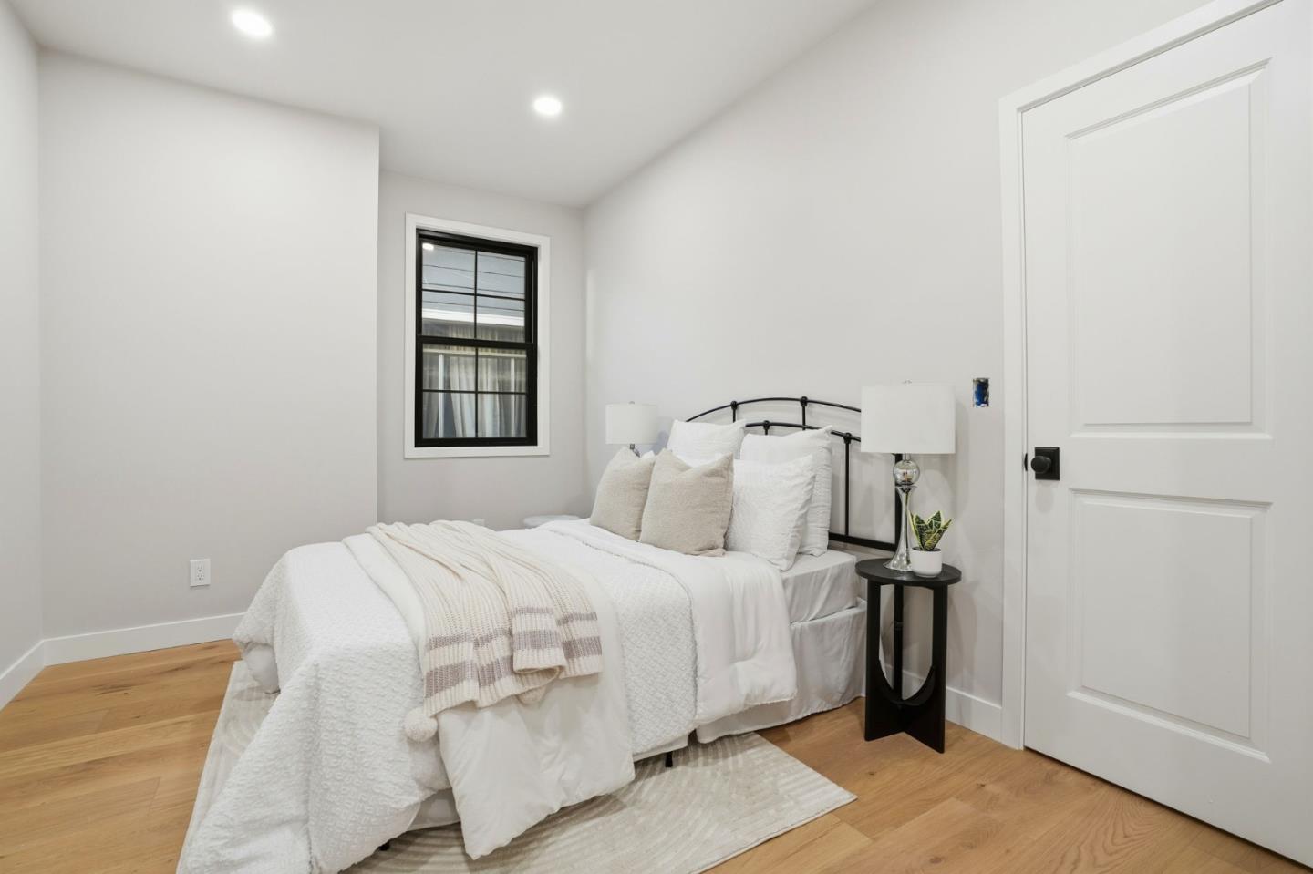 Detail Gallery Image 28 of 38 For 1173 Elm St, San Carlos,  CA 94070 - 4 Beds | 3/1 Baths