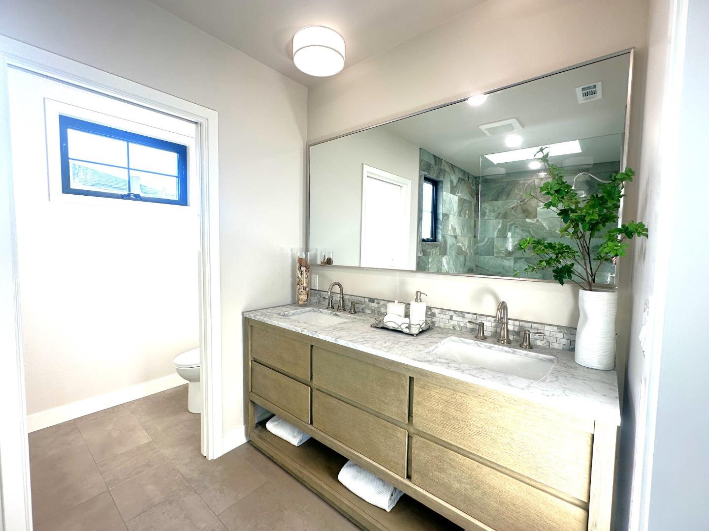 Detail Gallery Image 30 of 38 For 1173 Elm St, San Carlos,  CA 94070 - 4 Beds | 3/1 Baths