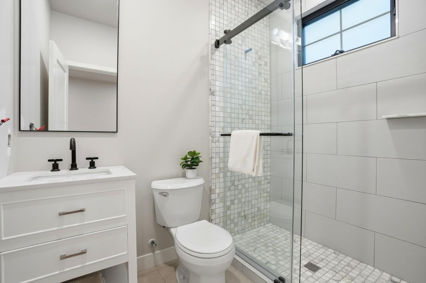 Detail Gallery Image 34 of 38 For 1173 Elm St, San Carlos,  CA 94070 - 4 Beds | 3/1 Baths