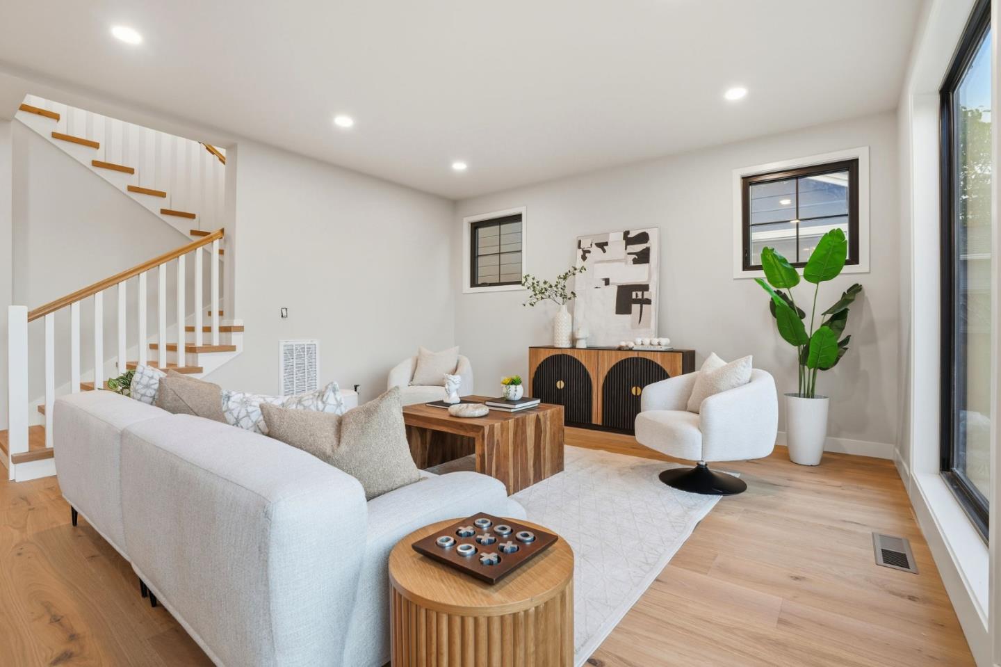 Detail Gallery Image 4 of 38 For 1173 Elm St, San Carlos,  CA 94070 - 4 Beds | 3/1 Baths