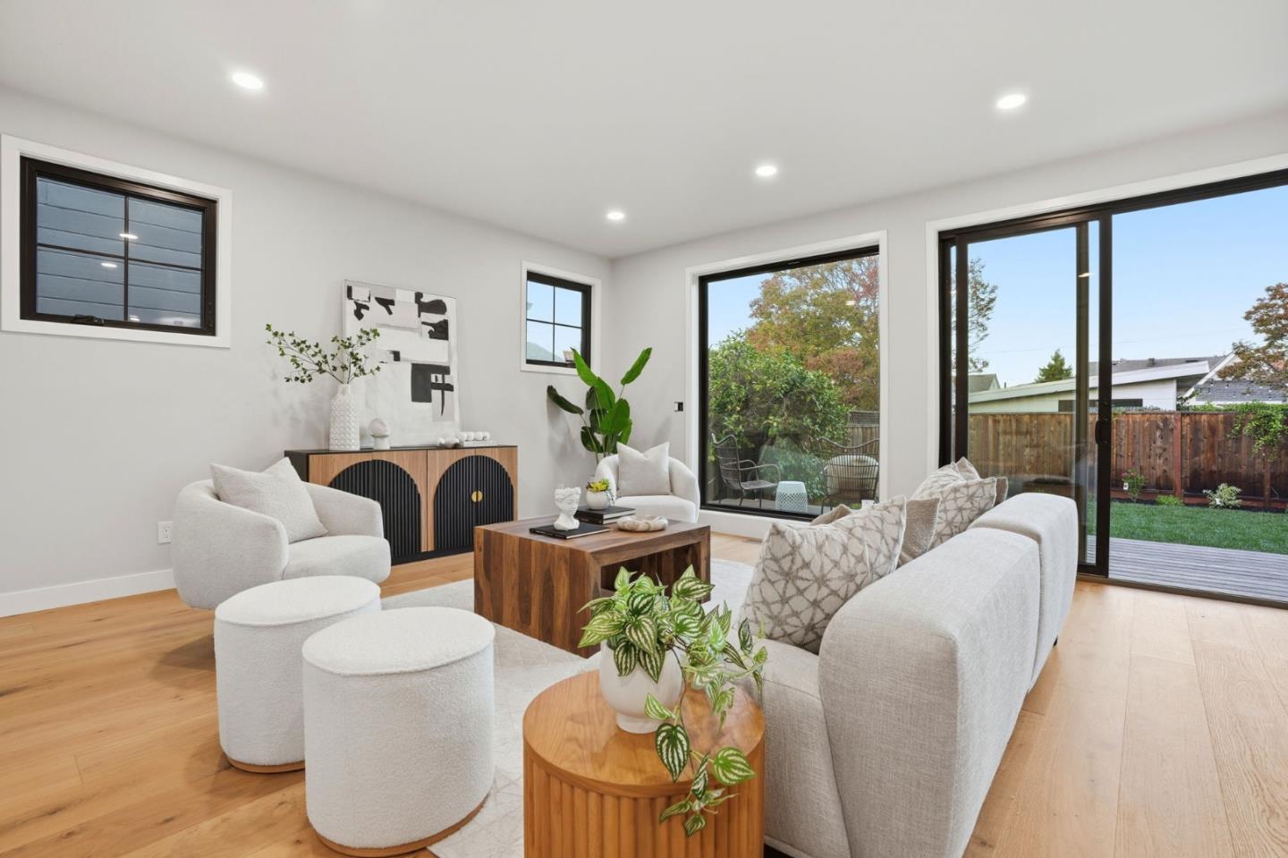 Detail Gallery Image 6 of 38 For 1173 Elm St, San Carlos,  CA 94070 - 4 Beds | 3/1 Baths