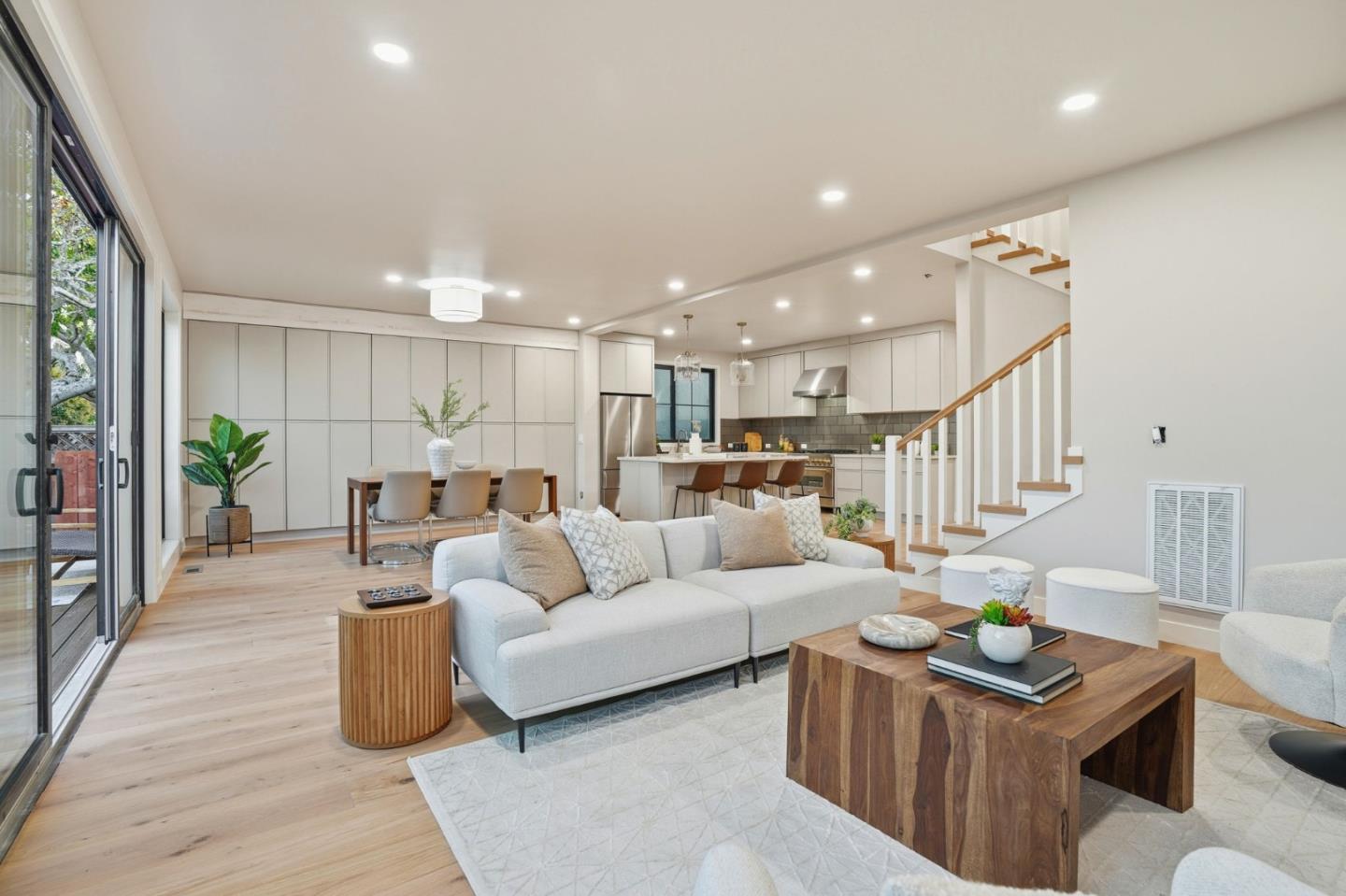 Detail Gallery Image 7 of 38 For 1173 Elm St, San Carlos,  CA 94070 - 4 Beds | 3/1 Baths