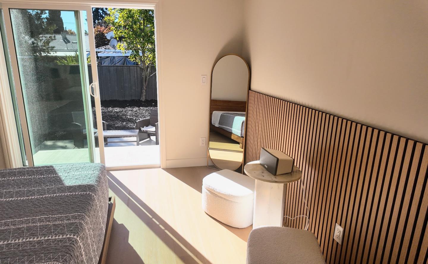 Detail Gallery Image 12 of 28 For 226 Roble Ave, Redwood City,  CA 94061 - 4 Beds | 2 Baths