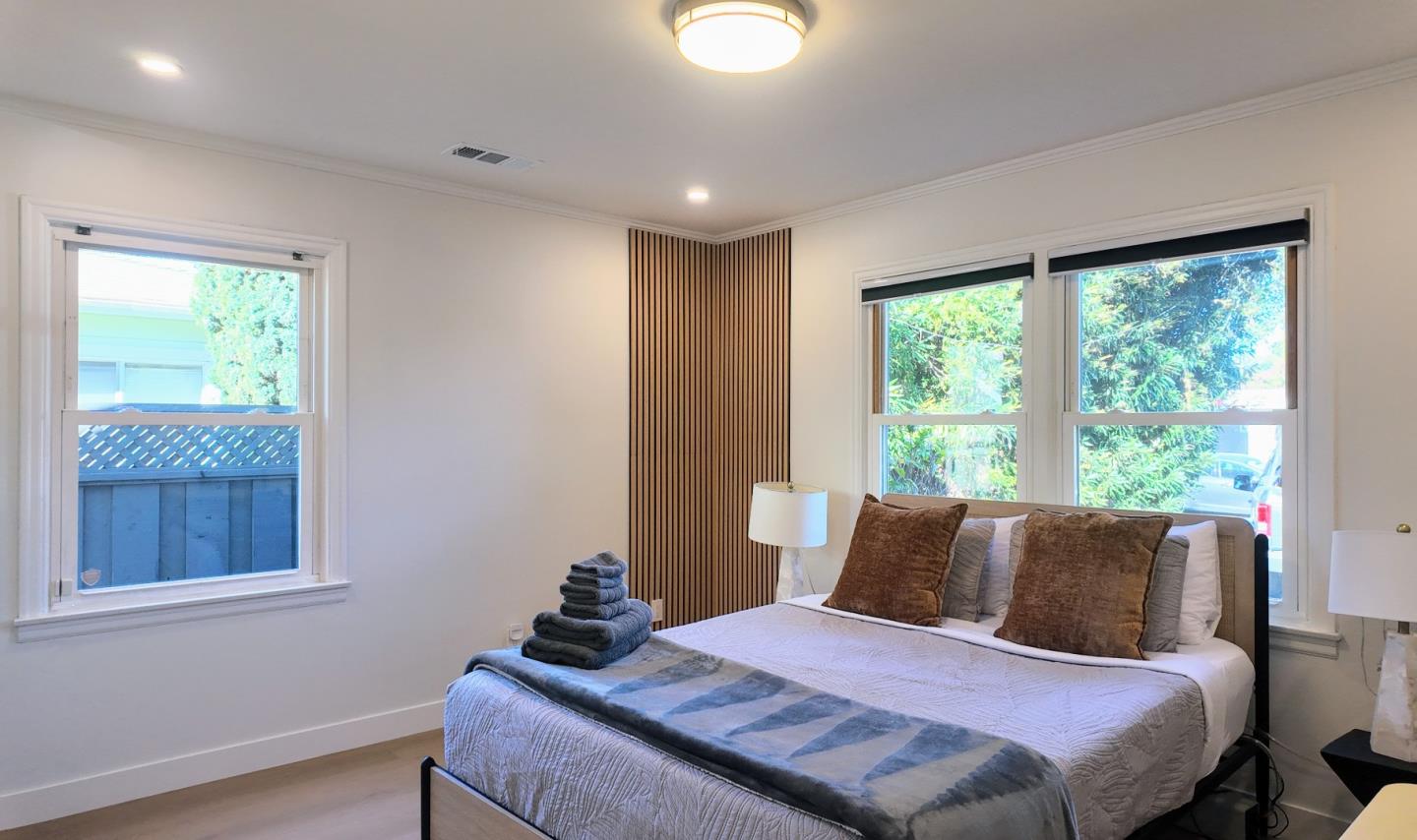 Detail Gallery Image 13 of 28 For 226 Roble Ave, Redwood City,  CA 94061 - 4 Beds | 2 Baths