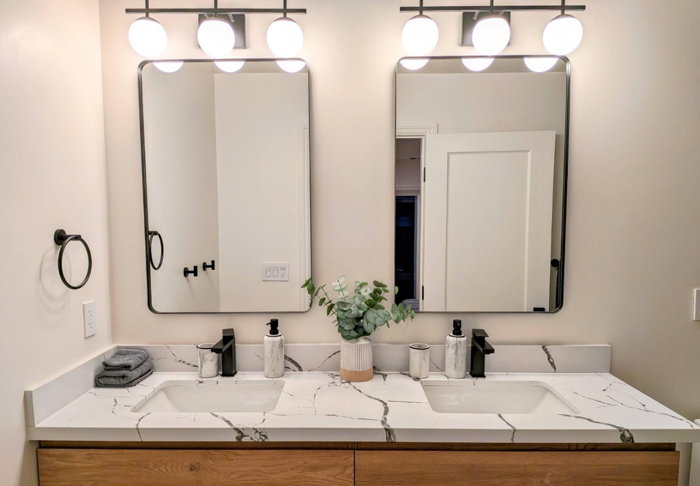 Detail Gallery Image 18 of 28 For 226 Roble Ave, Redwood City,  CA 94061 - 4 Beds | 2 Baths