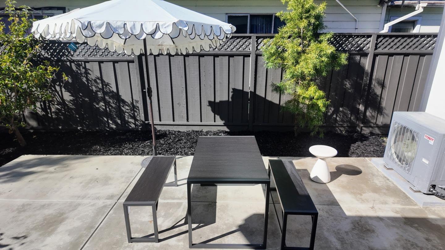 Detail Gallery Image 21 of 28 For 226 Roble Ave, Redwood City,  CA 94061 - 4 Beds | 2 Baths