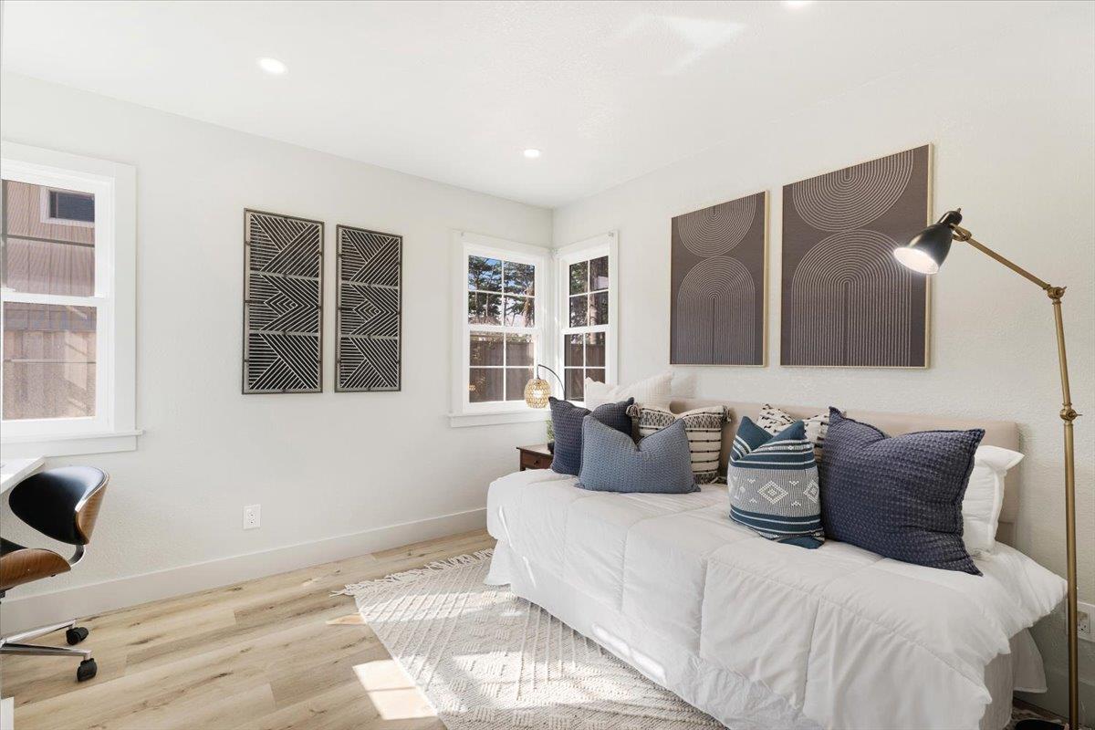 Detail Gallery Image 11 of 46 For 2866 Chesterfield Dr, Santa Cruz,  CA 95062 - 2 Beds | 2 Baths