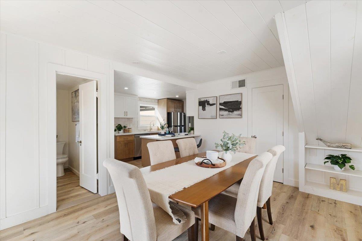 Detail Gallery Image 16 of 46 For 2866 Chesterfield Dr, Santa Cruz,  CA 95062 - 2 Beds | 2 Baths