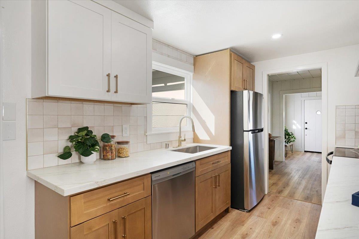 Detail Gallery Image 19 of 46 For 2866 Chesterfield Dr, Santa Cruz,  CA 95062 - 2 Beds | 2 Baths