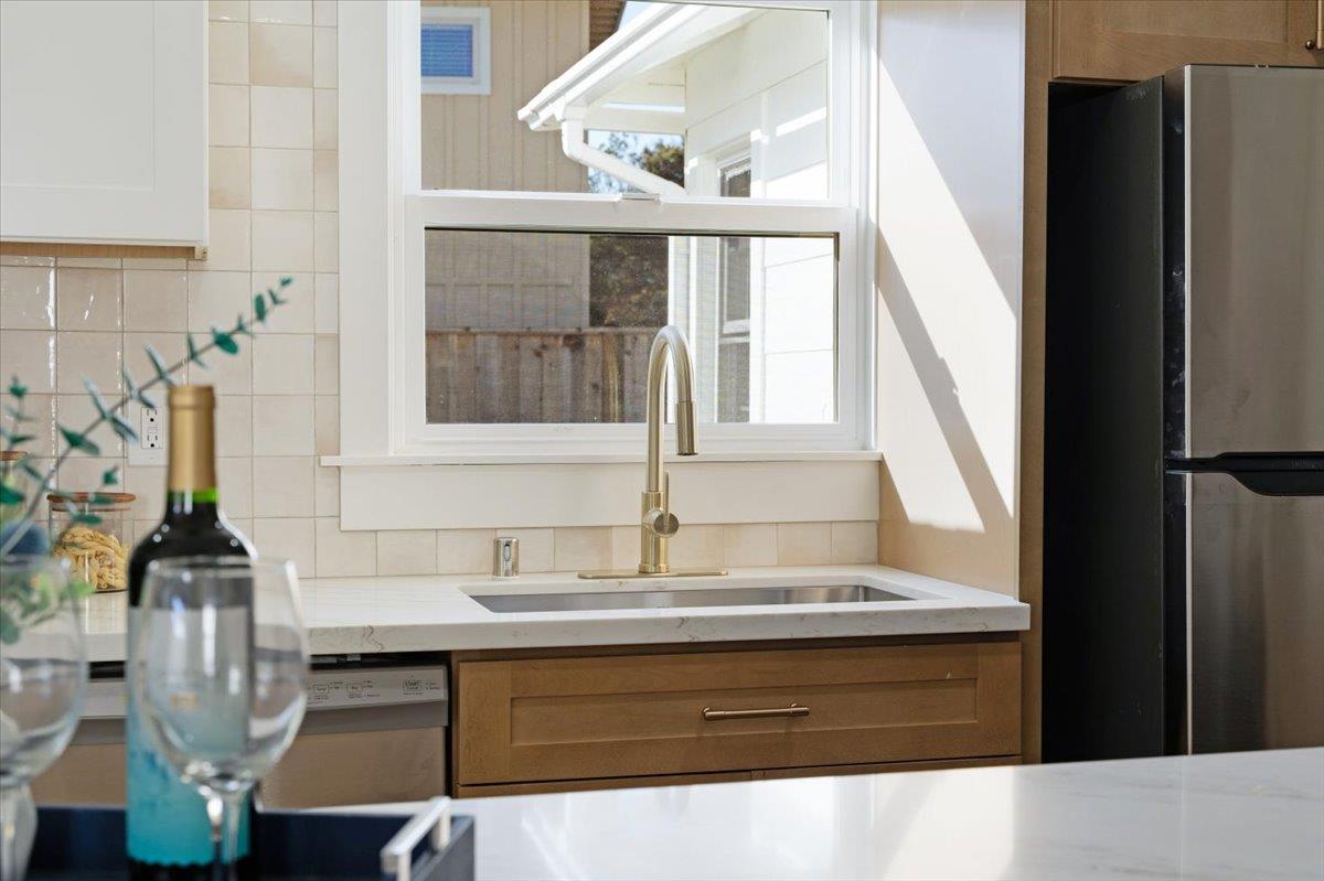 Detail Gallery Image 21 of 46 For 2866 Chesterfield Dr, Santa Cruz,  CA 95062 - 2 Beds | 2 Baths