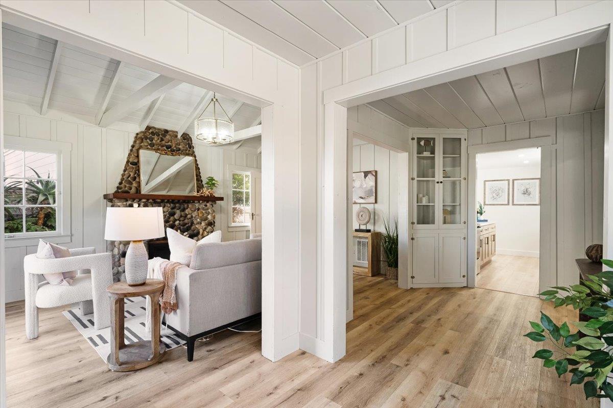 Detail Gallery Image 23 of 46 For 2866 Chesterfield Dr, Santa Cruz,  CA 95062 - 2 Beds | 2 Baths