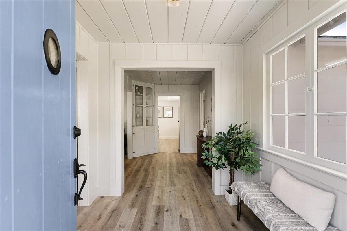 Detail Gallery Image 3 of 46 For 2866 Chesterfield Dr, Santa Cruz,  CA 95062 - 2 Beds | 2 Baths