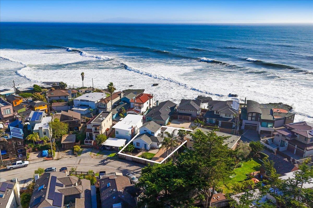 Detail Gallery Image 41 of 46 For 2866 Chesterfield Dr, Santa Cruz,  CA 95062 - 2 Beds | 2 Baths